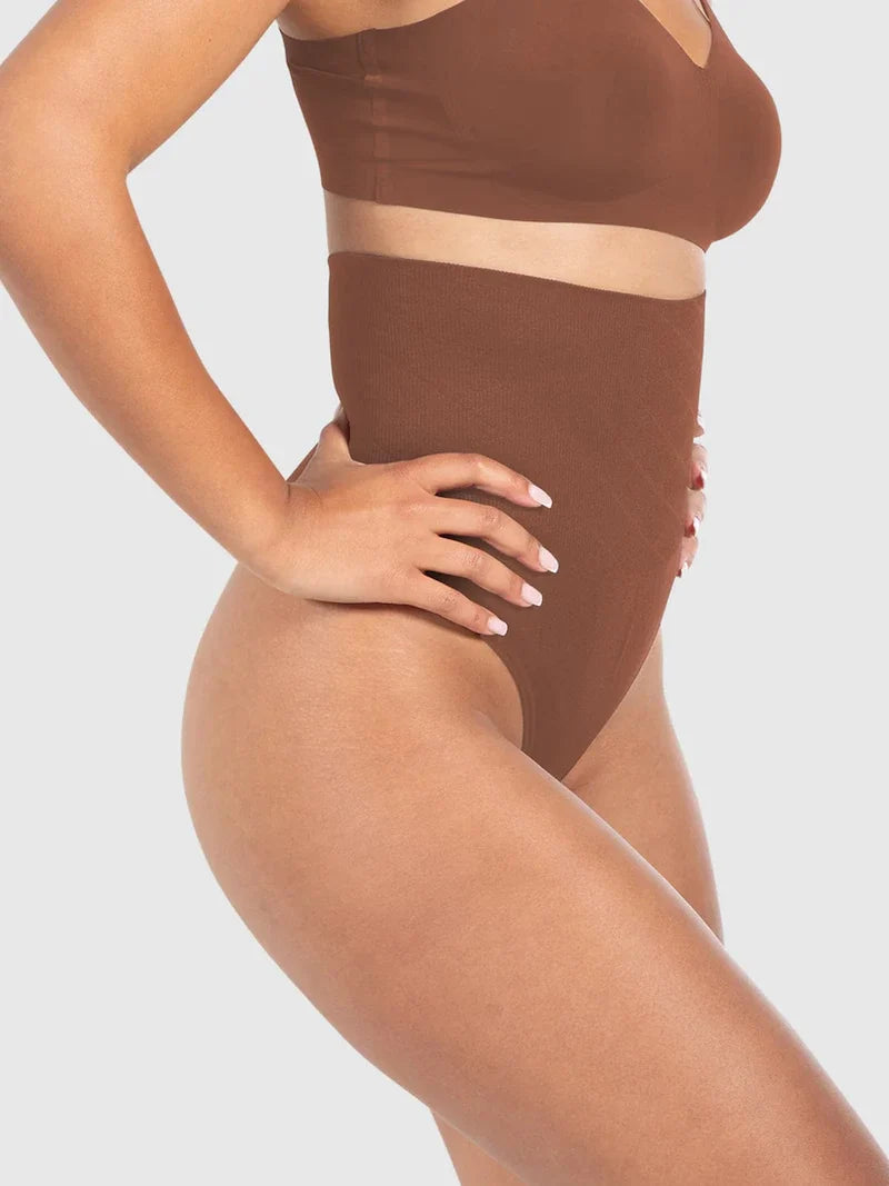 Bezszwowe majtki modelujące z wysokim stanem